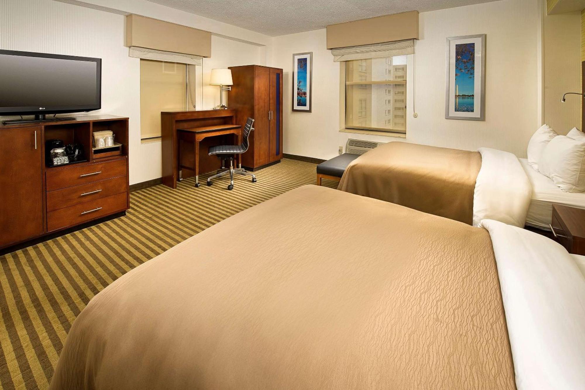 Comfort Inn Downtown Dc-Convention Center Washington Exterior photo